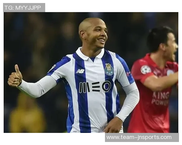 波尔图官方宣布签下17岁波兰边锋皮图谢夫斯基违约金高达6000万